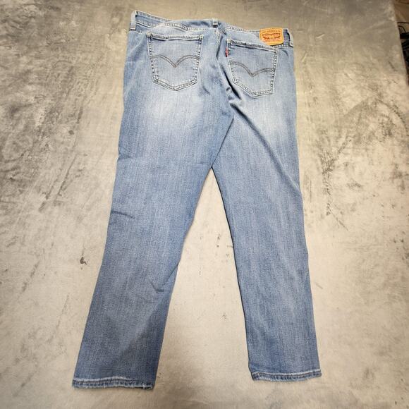 Levi's Jeans Womens 33 Light Wash Slim Stretch Distressed Denim 5 Pocket Zip Fly - Picture 10 of 11